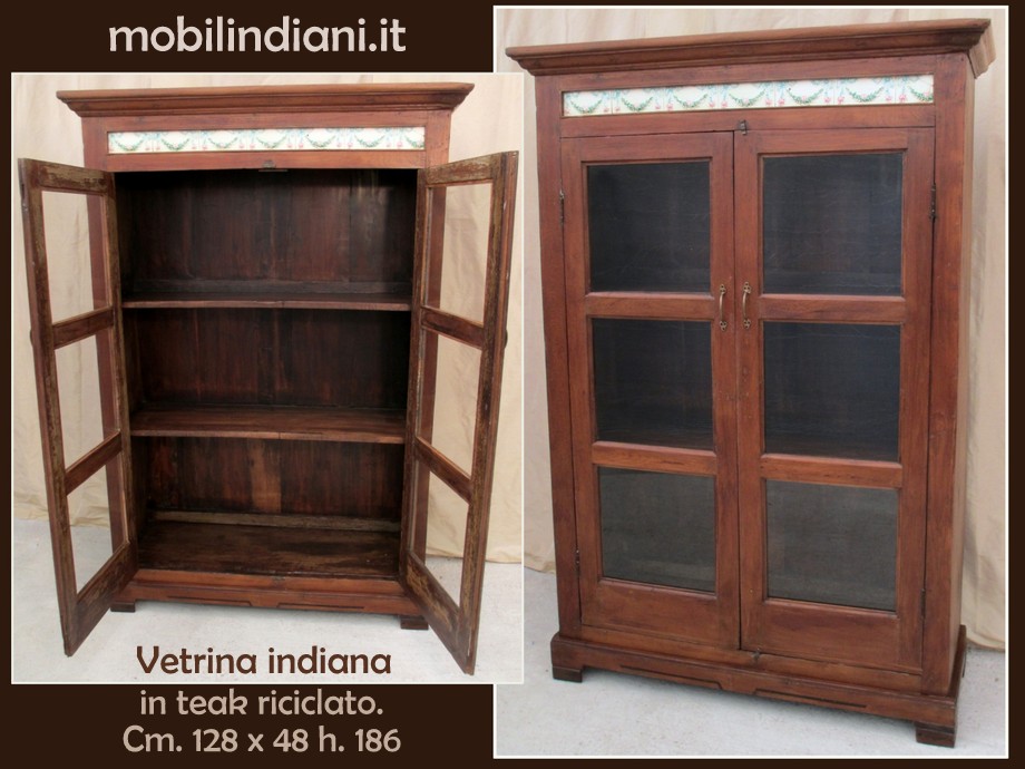 vetrina-con-maioliche-india